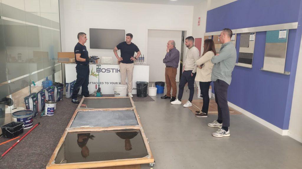 Equipo de Lisan formandose en Bostik Academy